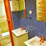 4lisbon Downtown Private Bedroom View בית הארחה