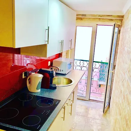 4lisbon Downtown Private Bedroom View * ליסבון